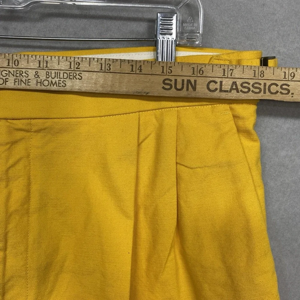 Banana Republic Mens 34 Athletics Shorts Yellow Pleated Bermuda Chino NWT